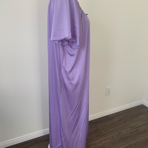 Night Gown - Picture 3 of 9